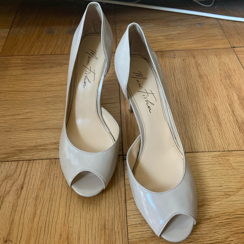 Marc Fisher nude 3 inch peeps toe summer heel
